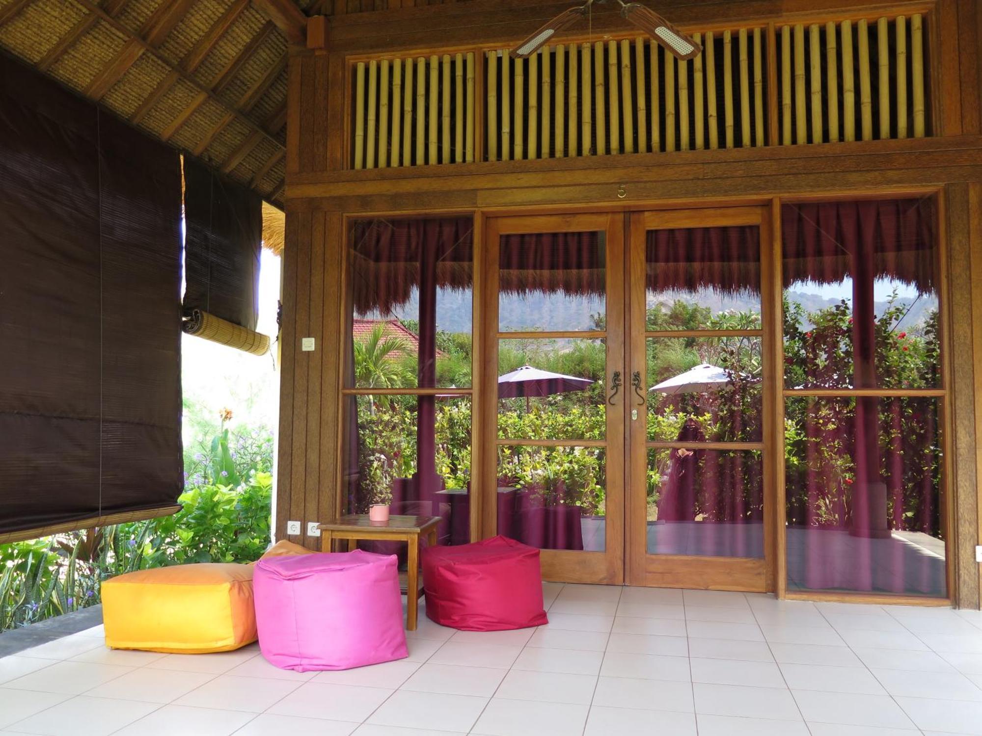 Sunia Loka Bungalows & Dive Center Pemuteran  Phòng bức ảnh